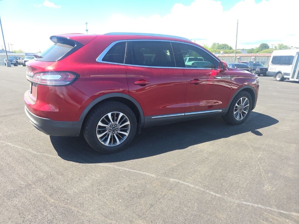 2019 Lincoln Nautilus Select