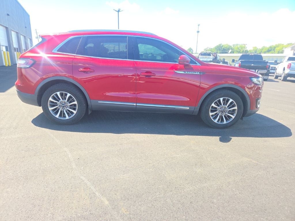 2019 Lincoln Nautilus Select