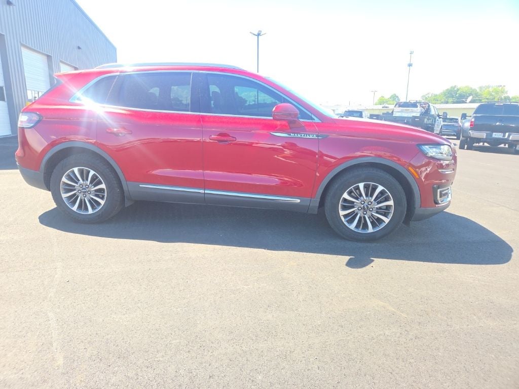 2019 Lincoln Nautilus Select