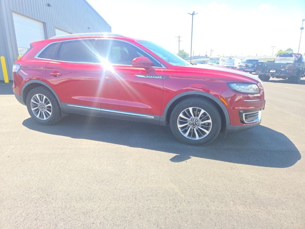 2019 Lincoln Nautilus Select