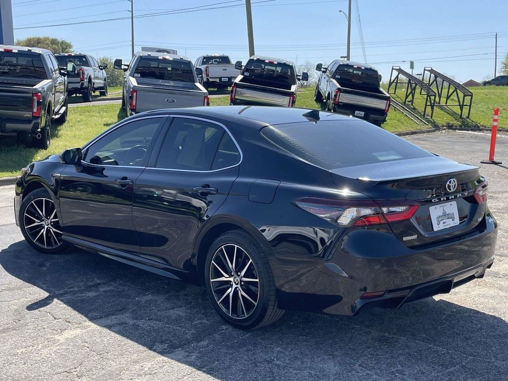 2022 Toyota Camry SE