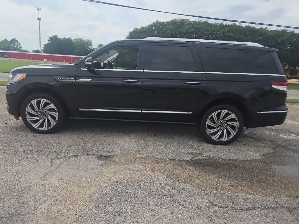 2022 Lincoln Navigator L Reserve
