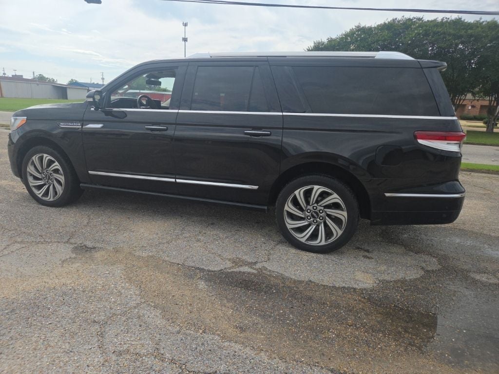 2022 Lincoln Navigator L Reserve