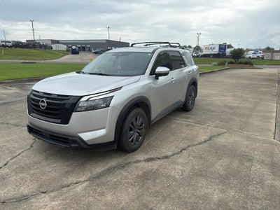 2024 Nissan Pathfinder SV