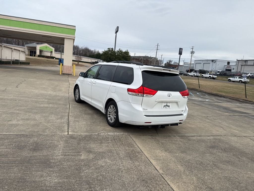 2013 Toyota Sienna XLE 8 Passenger