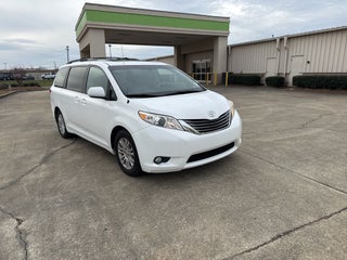 2013 Toyota Sienna XLE 8 Passenger